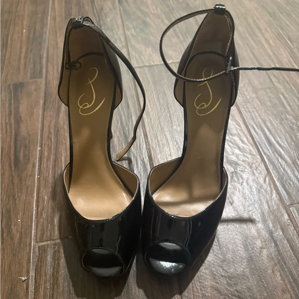Elegant Black Peep-Toe platform patent leather Heels